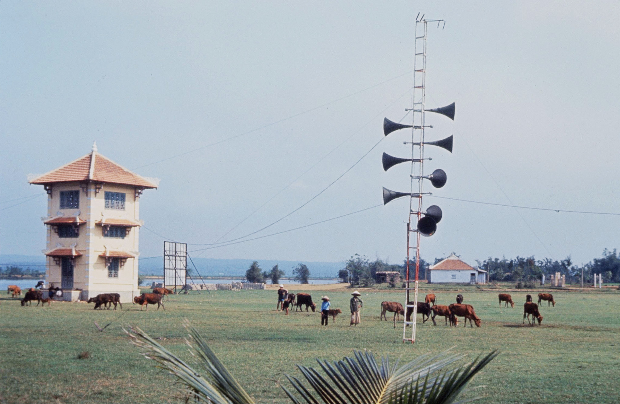 cau hien luong song ben ha LoaphongthanHaimienNamBac