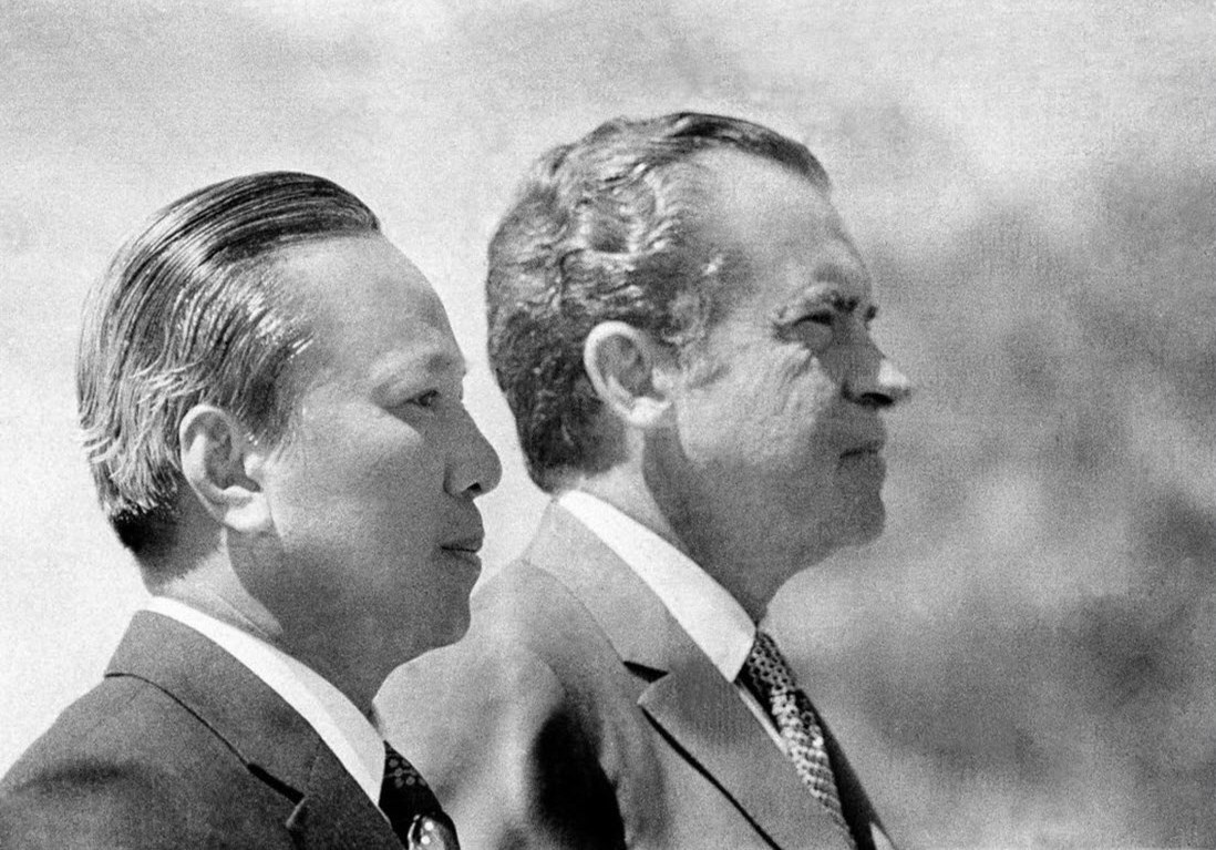 ThieuNixonatMidwayIsland Jun81969B