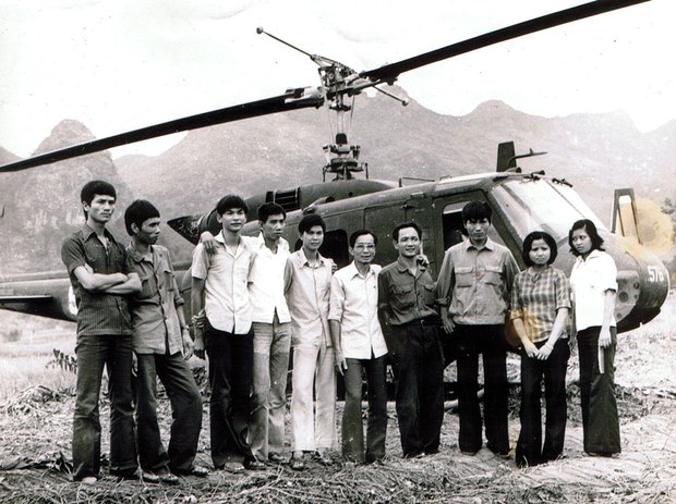 Đoàn người đấu tranh chống độc tài cộng sản đi tìm tự do.